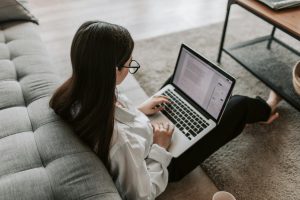 Trendy: Nowoczesne rozwiązania w inteligentnym domu: Technologia i design